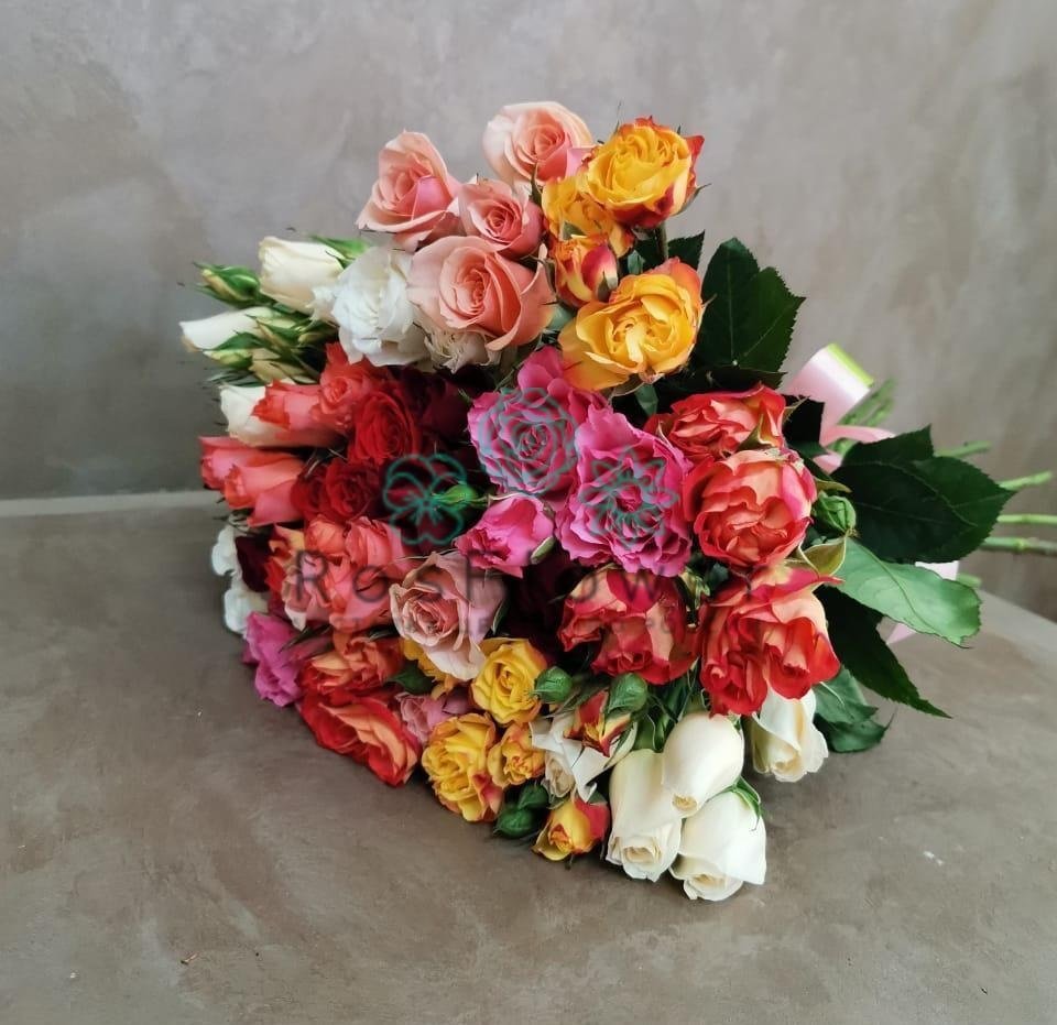 Букет цветов из: Розы в Рыздвяный