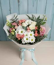 Букет цветов из:  Розы, Лизиантусы и Хризантемы в Рыздвяный