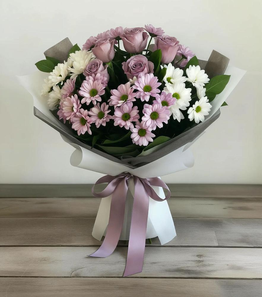 Букет цветов из: Хризантемы и Розы в Рыздвяный