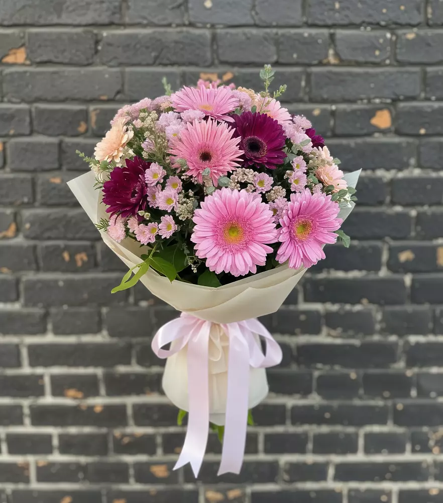 Букет цветов из: Герберы и Хризантемы в Рыздвяный