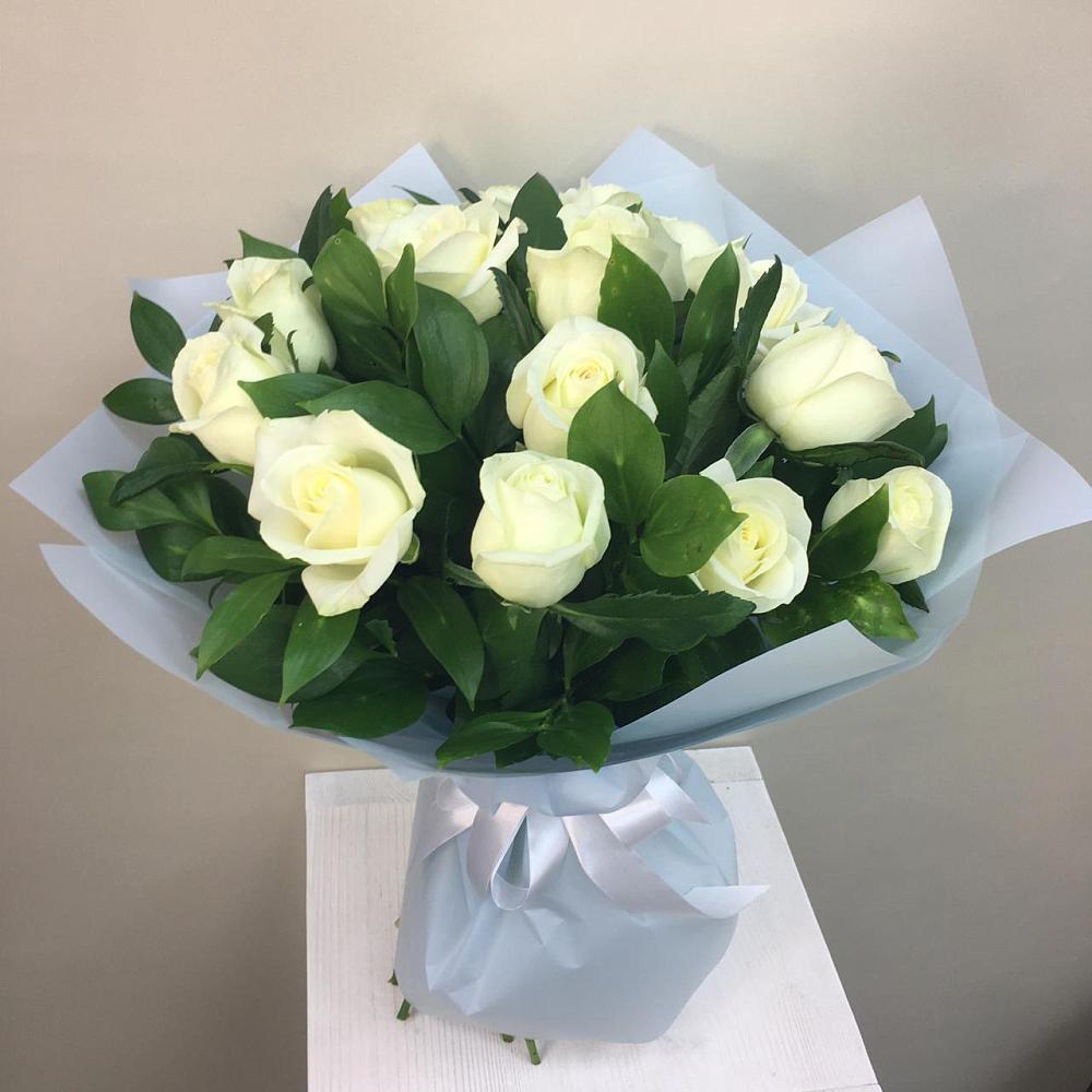 Букет 15 Белых роз Проуд в Рыздвяный