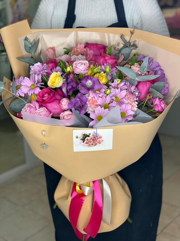 Букет цветов из: Хризантемы, Гвоздики и Альстромерии в Рыздвяный