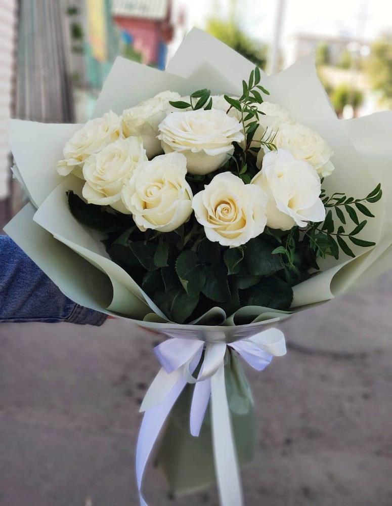 Букет Белые розы Проуд в Рыздвяный
