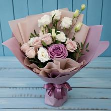 Букет цветов из:  Розы и Лизиантусы в Рыздвяный