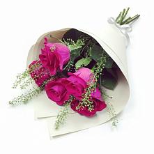 Букет цветов из:  Розы в Рыздвяный