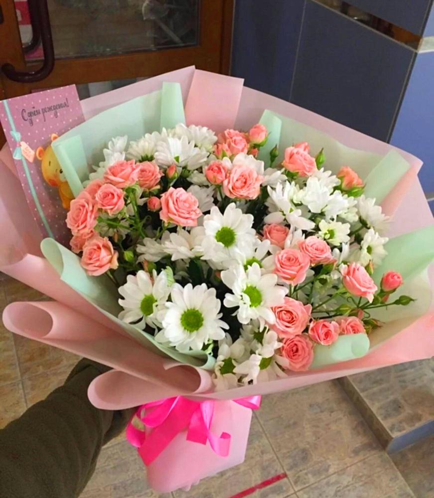 Букет цветов из: Розы и Хризантемы в Рыздвяный