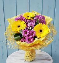Букет цветов из:  Хризантемы и Герберы в Рыздвяный