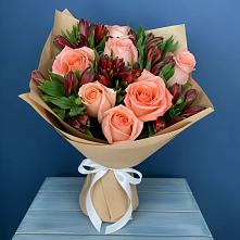 Букет цветов из:  Розы и Альстромерии в Рыздвяный