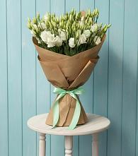 Букет цветов из:  Лизиантусы в Рыздвяный