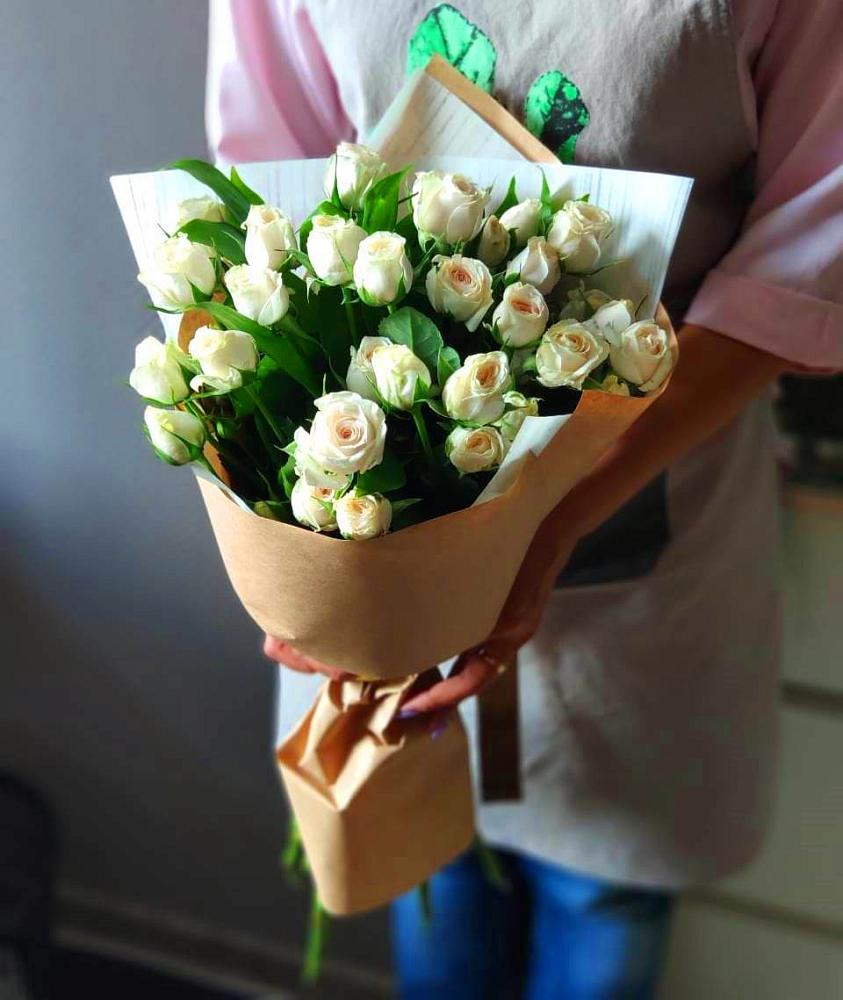 Букет цветов из: Розы в Рыздвяный