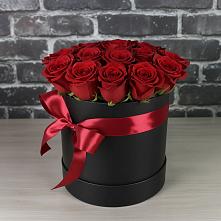 Цветочная композиция из Розы в шляпной коробке в Рыздвяный