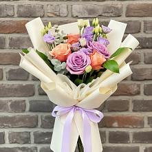 Букет цветов из:  Лизиантусы и Розы #REPLACE_PRED# Рыздвяный