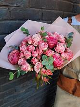 Букет розы в пальмах в Рыздвяный Букет цветов из: Розы в Рыздвяный