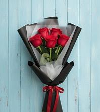 Букет цветов из:  Розы в Рыздвяный