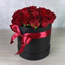 Цветочная композиция из Розы в шляпной коробке #REPLACE_PRED# Рыздвяный