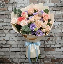Букет цветов из:  Розы, Лизиантусы и Гвоздики #REPLACE_PRED# Рыздвяный