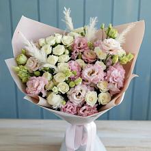 Букет цветов из:  Альстромерии и Розы в Рыздвяный